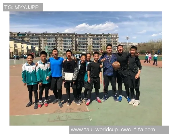 校园足球热潮涌动小报特刊带你领略青春活力与拼搏精神 校园足球热潮涌动小报特刊带你领略青春活力与拼搏精神