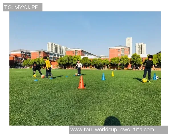 超级足球明星安卓引领虚拟足球新潮流体验极致竞技乐趣