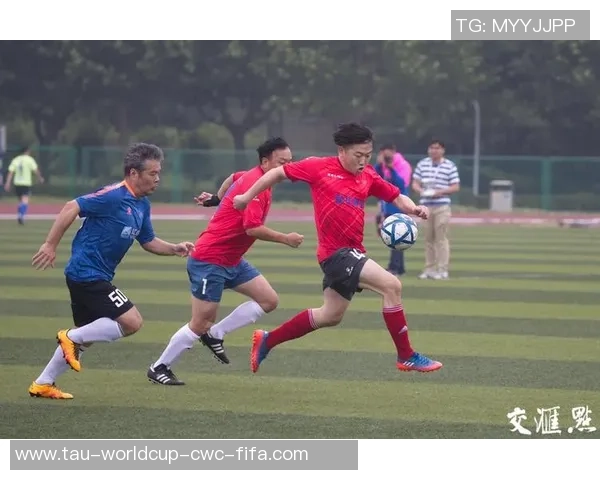 足球小子同性情缘探索青春与梦想的交汇点 足球小子同性情缘探索青春与梦想的交汇点